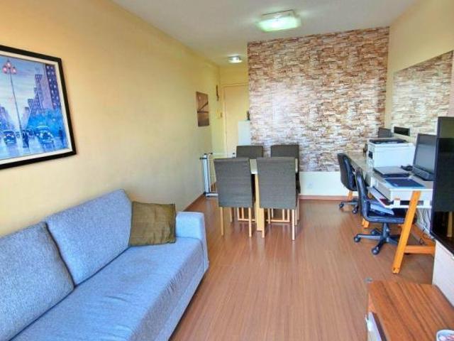 Apartamento à venda no Bairro do Parque Maria Domitila na Rua Willis Roberto Banks 401