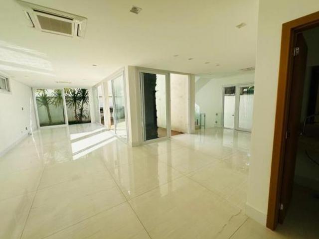 Apartamento à venda no bairro Jardim Petrópolis em São Paulo/SP