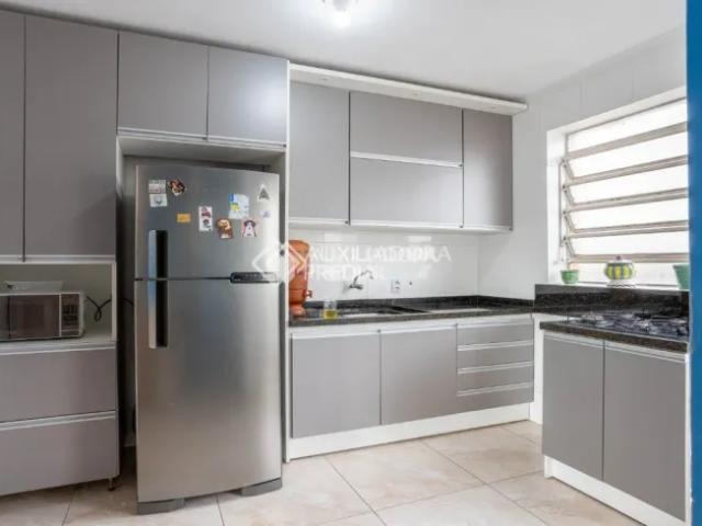 Apartamento à venda no bairro Passo d'Areia com 74 m² e 2 dormitórios/quartos