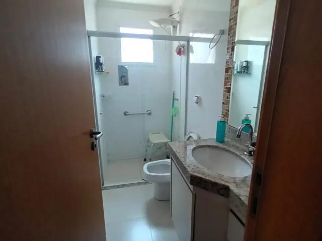 Apartamento à venda no bairro Presidente Roosevelt em Uberlândia