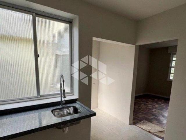 Apartamento à venda no bairro Santa Maria Goretti Reformado, espaçoso e com ótim