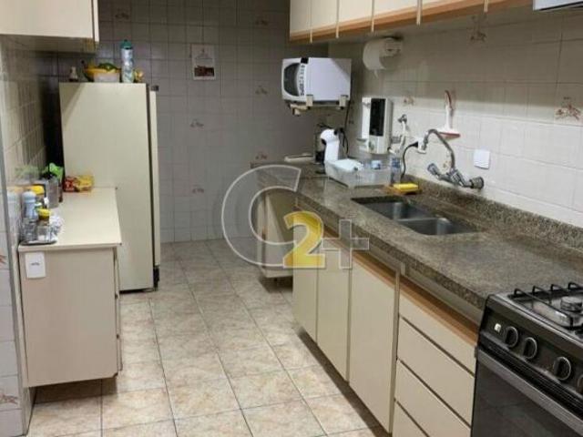 Apartamento à venda no Brooklin Paulista com 3 quartos, sendo 1 suíte e 3 vagas