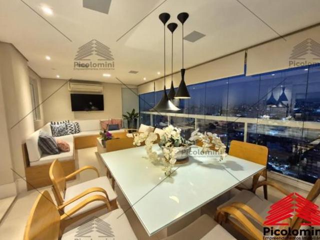 Apartamento à Venda no Cambuci de 110m² com varanda gourmet, 2 suítes, totalmente mobiliado, andar a