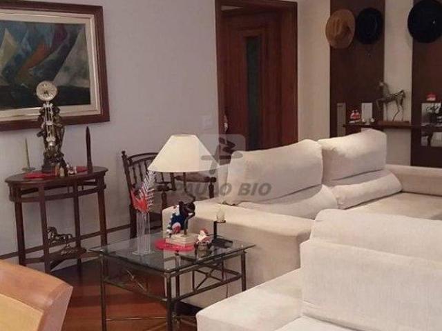 Apartamento à venda no Centro