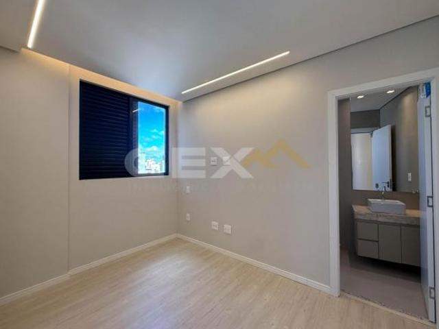 Apartamento à venda no Centro, 3 quartos, 3 suítes e 2 vagas