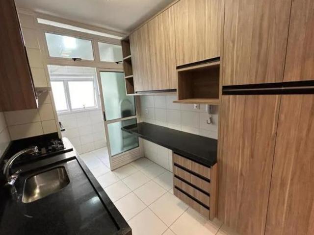 APARTAMENTO À VENDA NO CENTRO DE ALPHAVILLE – CONDOMÍNIO MONTE CARLOS