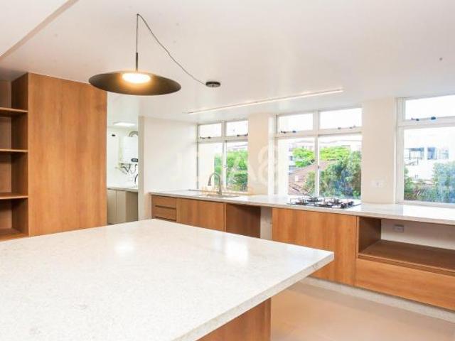 APARTAMENTO À VENDA NO CENTRO DE CURITIBA | 3 QUARTOS, 1 SUÍTE