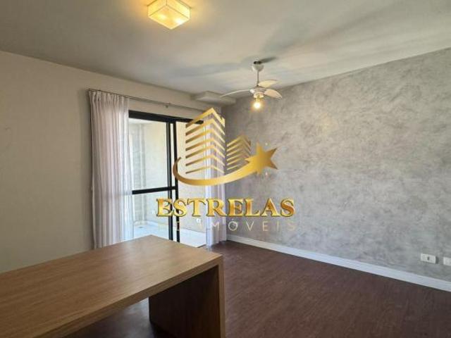 Apartamento à Venda no Centro de Curitiba com 2 quartos e suíte