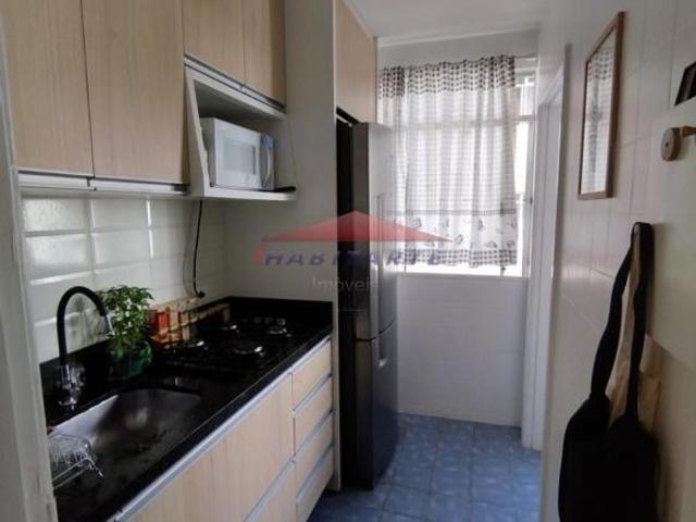 Apartamento à venda no Centro de Curitiba PR: 1 quarto, 1 sala, 1 banheiro e 45,30 m² de área. Venha