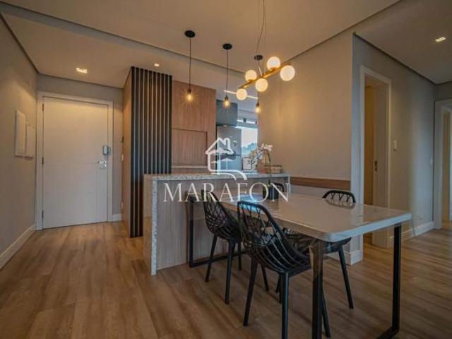 APARTAMENTO À VENDA NO CENTRO DE GRAMADO COM TRÊS SUÍTES!