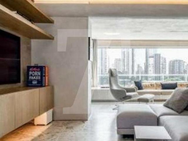 Apartamento à venda no cobiçado Itaim