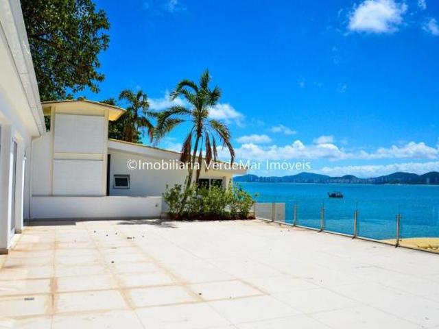 Apartamento À VENDA no condomínio Península na praia da Enseada