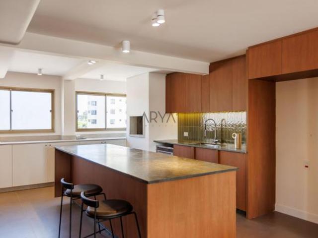Apartamento à venda no Edifício Patras no Bigorril