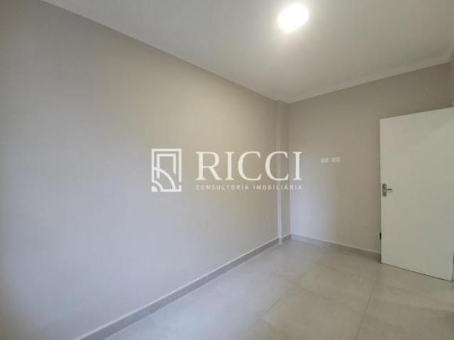 Apartamento à venda no Gonzaga, Santos SP: 2 quartos, 1 sala, 1 banheiro, 65m² de área