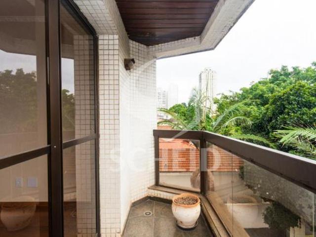 Apartamento á Venda no Ipiranga com 186m², 4 quartos sendo 2 suítes, 4 vagas