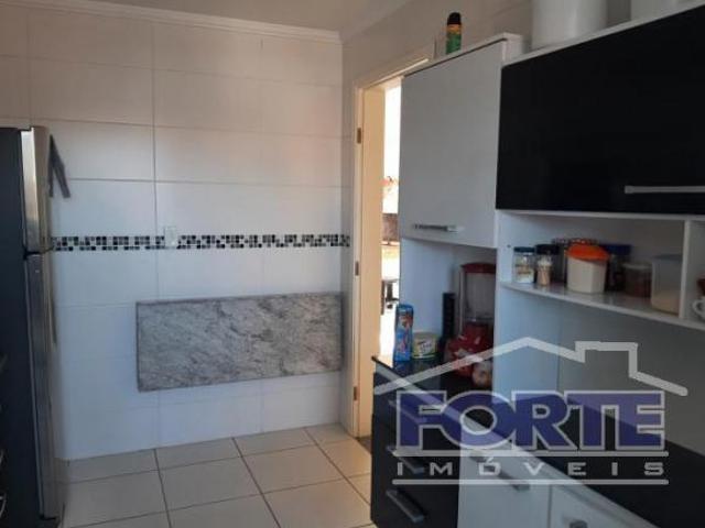 Apartamento à venda no Jardim das Azaléias