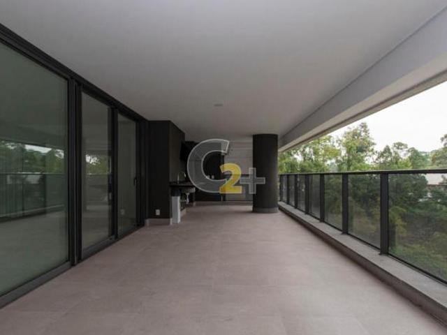 Apartamento à venda no Jardim Sílvia com 5 quartos, sendo 4 suítes e 3 vagas