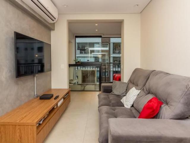 Apartamento à venda, no Living Privilège em São Paulo, Água Branca, com 2 quartos, 61m²