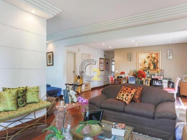Apartamento a venda no Pacaembu, 3 suítes e 2 vagas