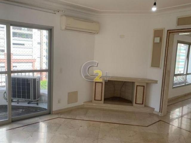 Apartamento à venda no Paraíso com 3 quartos e 3 vagas de garagem