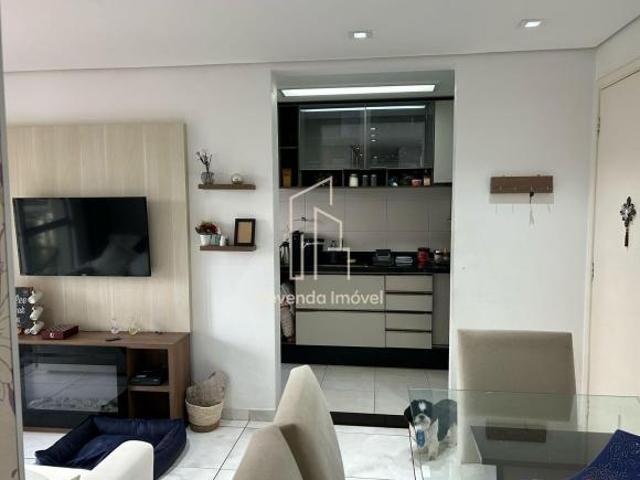 Apartamento à venda no Parque Taboão: 2 quartos, 1 banheiro, 1 vaga Taboão da
