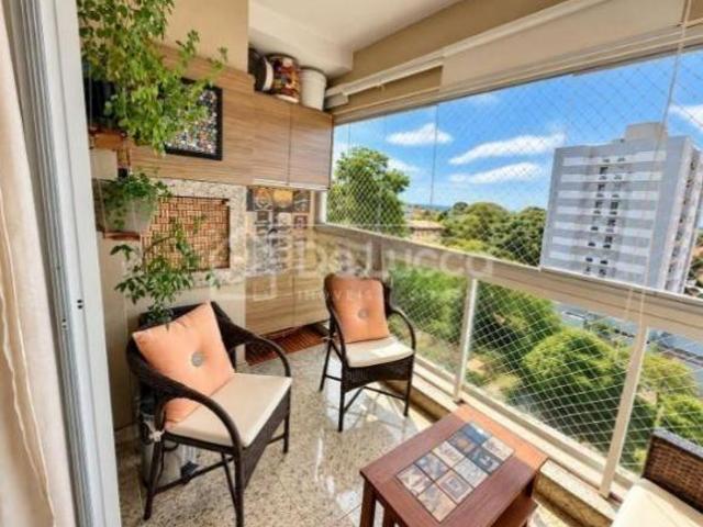 Apartamento à venda no Parque Rural Fazenda Santa Cândida em Campinas