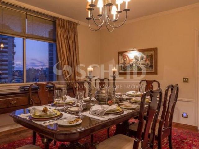 Apartamento à venda no Real Parque com 4 quartos!