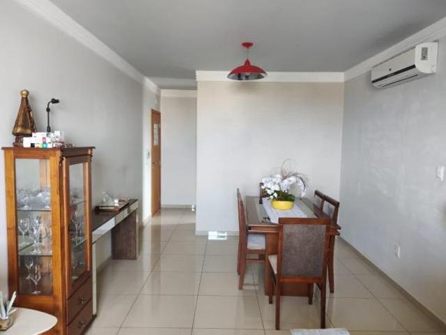 Apartamento à venda no Solar das Palmeiras I em Umuarama PR, 3 quartos 1 suíte, 2 banheiros, 2 va