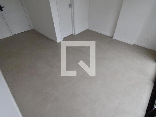 Apartamento à Venda Água Verde, 1 Quarto, 28 m² Curitiba
