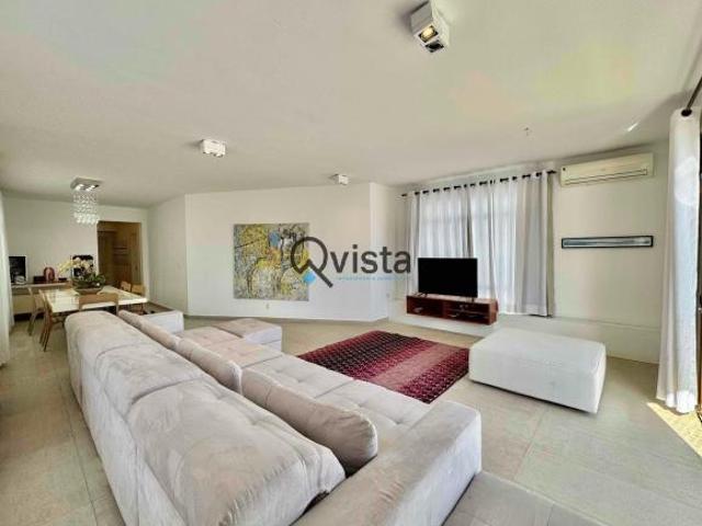 Apartamento à Venda Beira Mar na Pitangueiras no Guarujá | QVista Inteligênci.