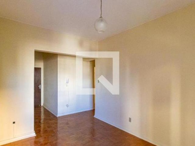 Apartamento à Venda Centro, 2 Quartos, 85 m2