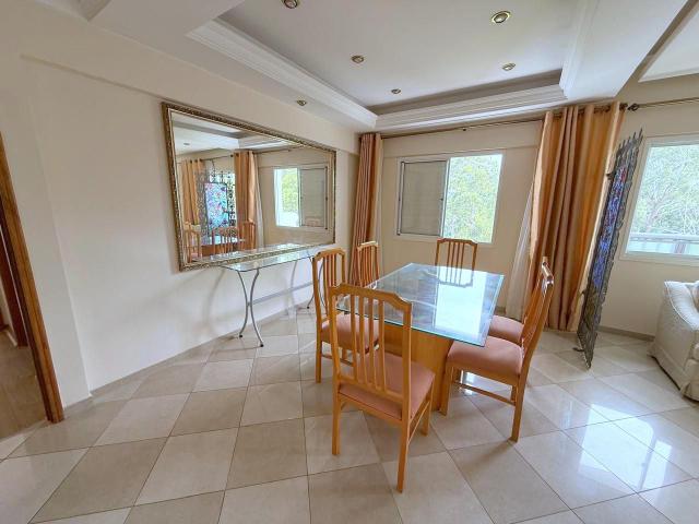 Apartamento à venda com 4 quartos e 220 m² por R$ 1.650.000
