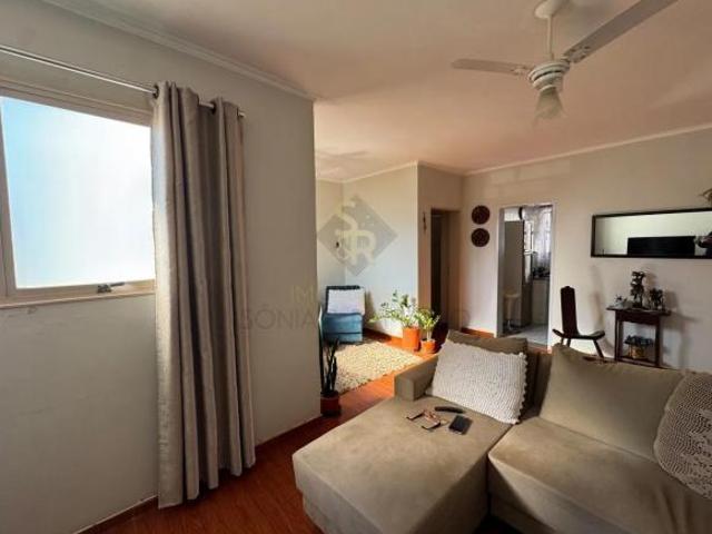 Apartamento à venda com 72,67m² de área útil e 02 quartos, sendo 01 suíte no Condomínio Edifício Mat