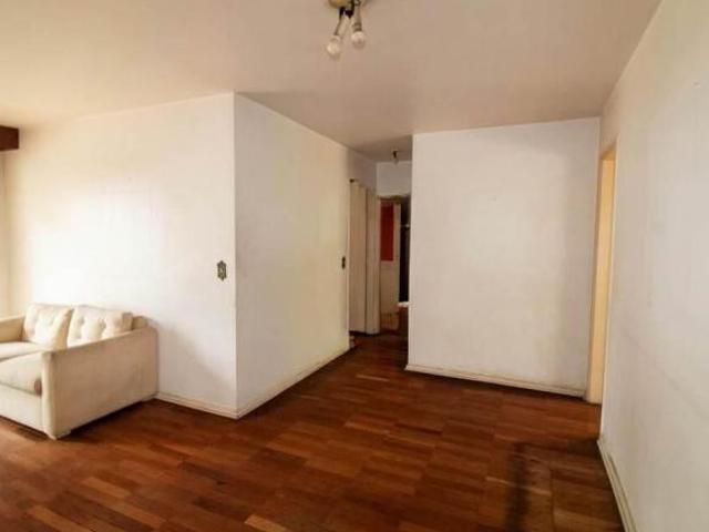 Apartamento à venda com 78m², 2 quartos e 1 vaga.