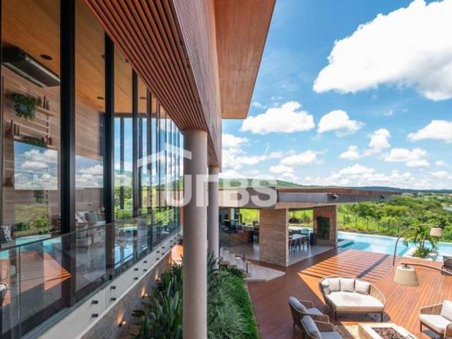 Apartamento à venda, com 86m², 4 suítes, localizado em Hidrolândia Go