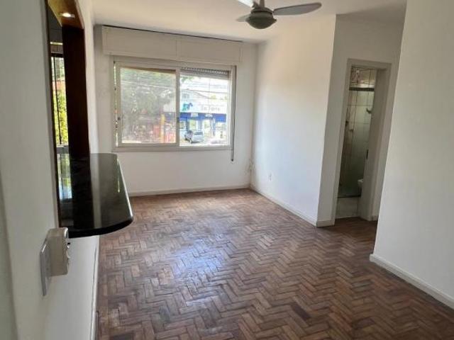 Apartamento à Venda com 02 Quartos na Av do Forte, Vila Ipiranga em Porto Alegre