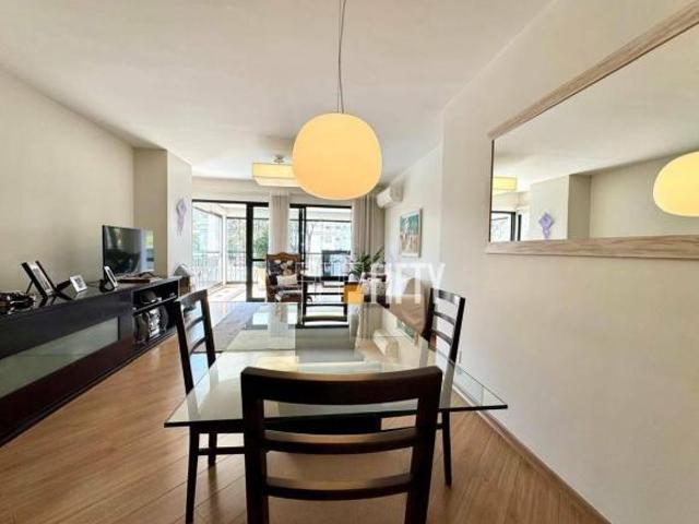Apartamento à venda, com 105m², 2 suítes, 2 vagas e depósito Campo Belo SP