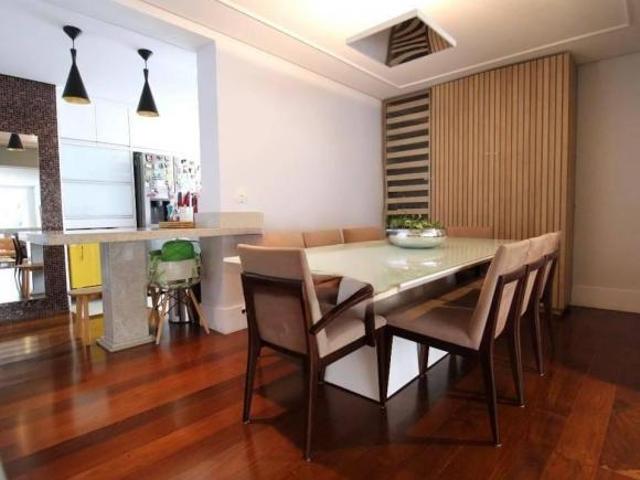 Apartamento à venda com 130m², 3 quartos e 2 vagas.