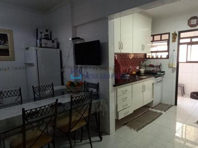 Apartamento à venda com 141m², 3 dormitórios, 1 suíte, 4 vagas