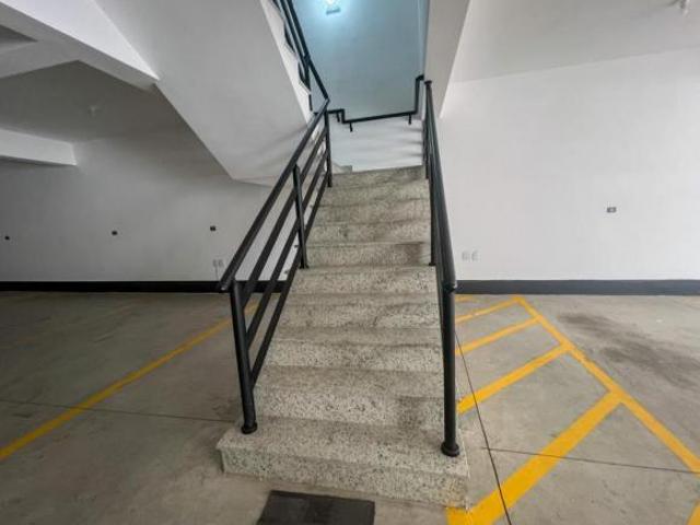 Apartamento à Venda com 2 Dormitórios na Vila América – 54m², Elevador, Acabamen