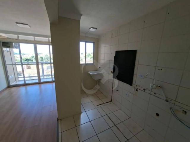 Apartamento à venda com 2 quartos e 45 m² por R$ 170.000