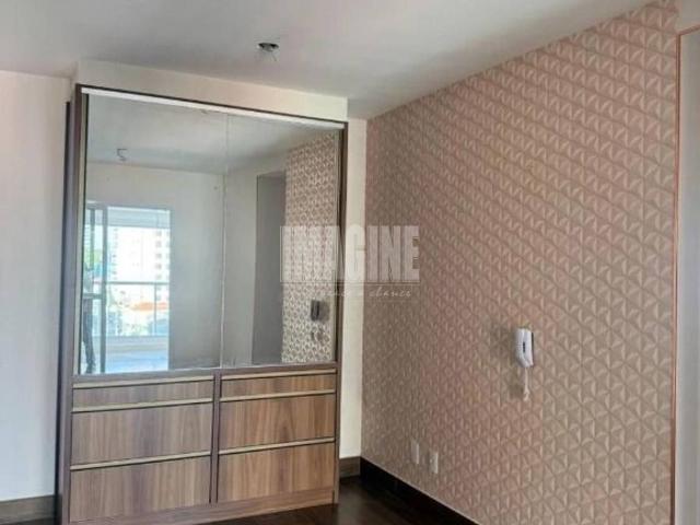 Apartamento à venda com 2 quartos e 65 m² por R$ 870.000