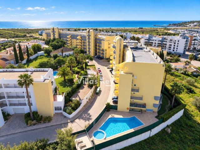 Apartamento a venda com 2 quartos piscina e garagem em Lagos em Algarve