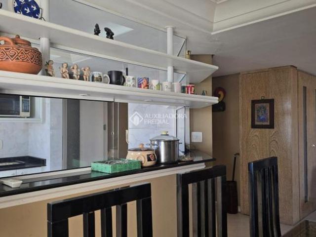 Apartamento à venda com 3 dormitórios andar alto e vaga coberta