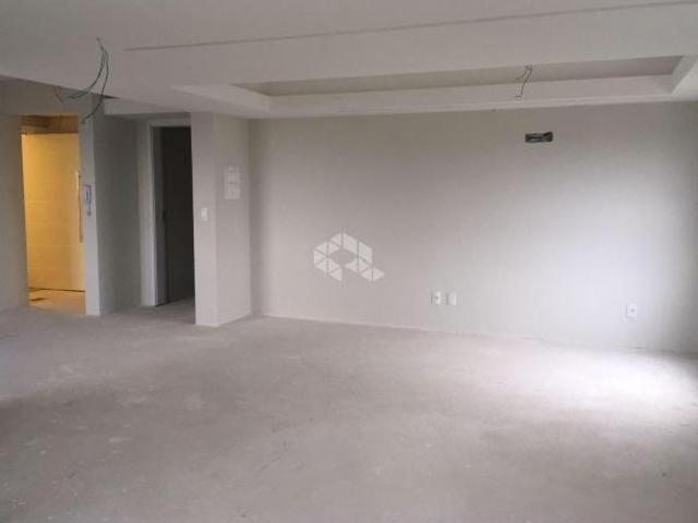 Apartamento à venda com 3 dormitórios, 2 vagas/box, no bairro Coronel Nassuca, Guaíba/RS