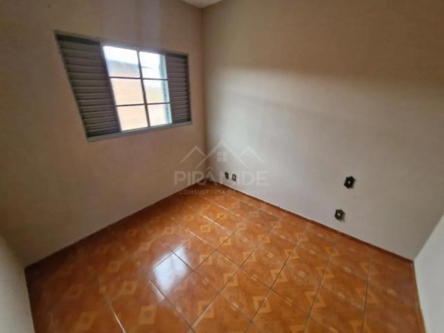 Apartamento à venda com 3 quartos e 80 m² por R$ 335.000