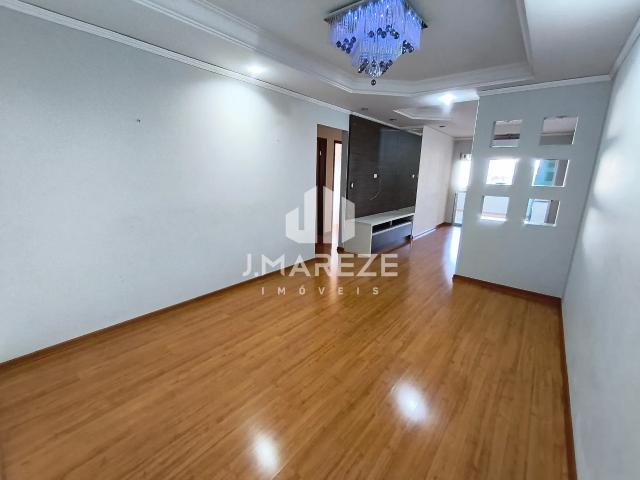 Apartamento à venda com 3 quartos e 147 m² por R$ 650.000