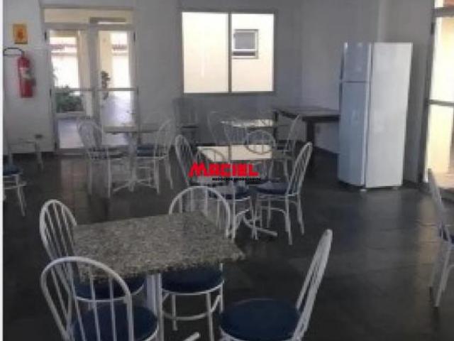 Apartamento a venda com 3 quartos no Edificio Penedo Jd das Industrias SJC