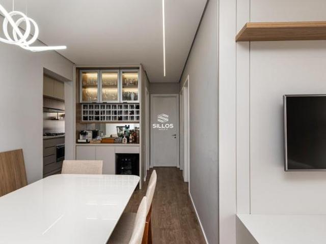 Apartamento à venda com 3 quartos no Vista Alegre em Curitiba