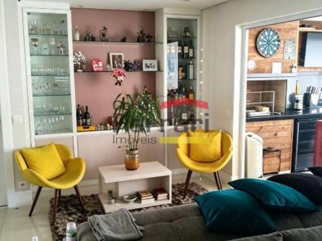 Apartamento à venda com 3 suítes e 2 vagas em Santa Teresinha